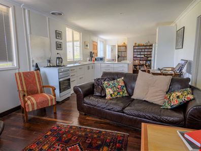 8 Steele Street, Walpole WA 6398