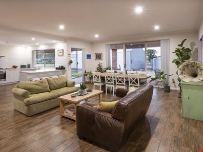 18 Peaceful Way, Ambergate WA 6280