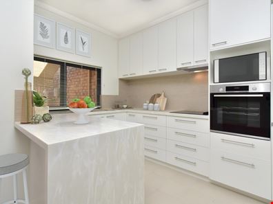 1/4 Kitchener Road, Melville WA 6156