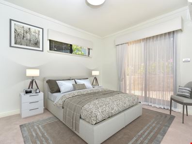 1/4 Kitchener Road, Melville WA 6156