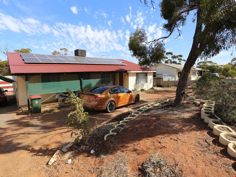 13 Nickeltown Cres, Kambalda East WA 6442