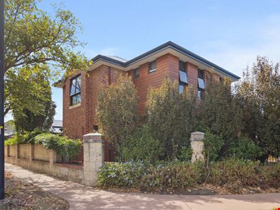 20 Parkfarm Drive, South Guildford WA 6055