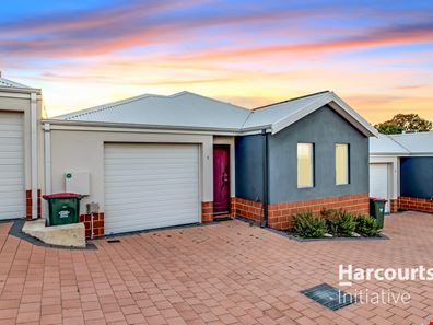 3/16 Calvert Way, Girrawheen WA 6064
