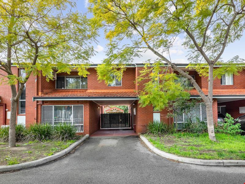 16B Casserley Avenue, Girrawheen WA 6064