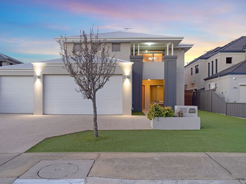 11 Sandford Avenue, Lake Coogee WA 6166