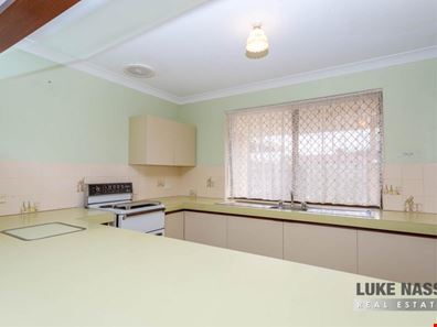 4/143 Railway Avenue, Kelmscott WA 6111