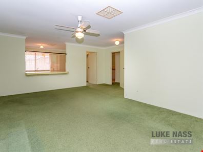 4/143 Railway Avenue, Kelmscott WA 6111