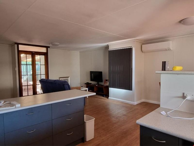 10 Boorthanna Crescent, Newman WA 6753