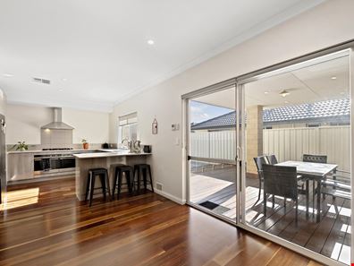 14B Riverina Parade, Lake Coogee WA 6166