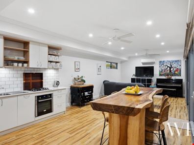 12 Mouquet Vista, White Gum Valley WA 6162