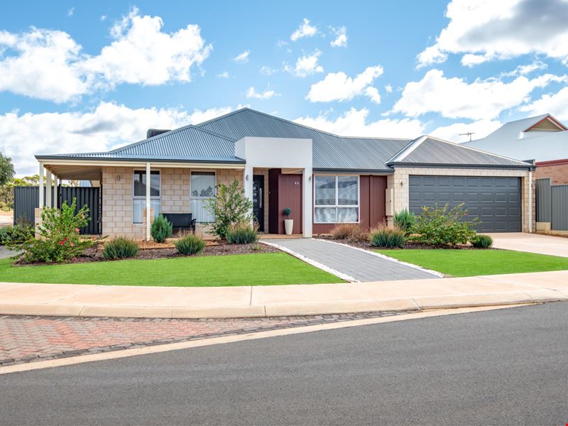11 Pira Avenue, Karlkurla WA 6430