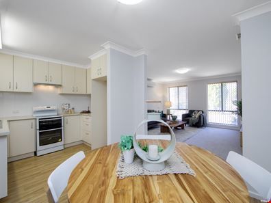 10/173 Lesmurdie Road, Lesmurdie WA 6076
