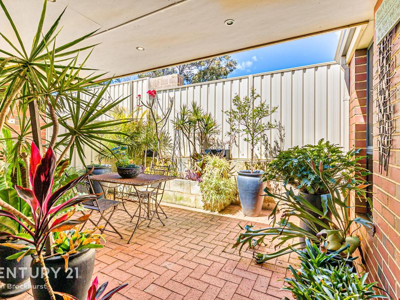 7/4 Valentine Road, Kelmscott WA 6111