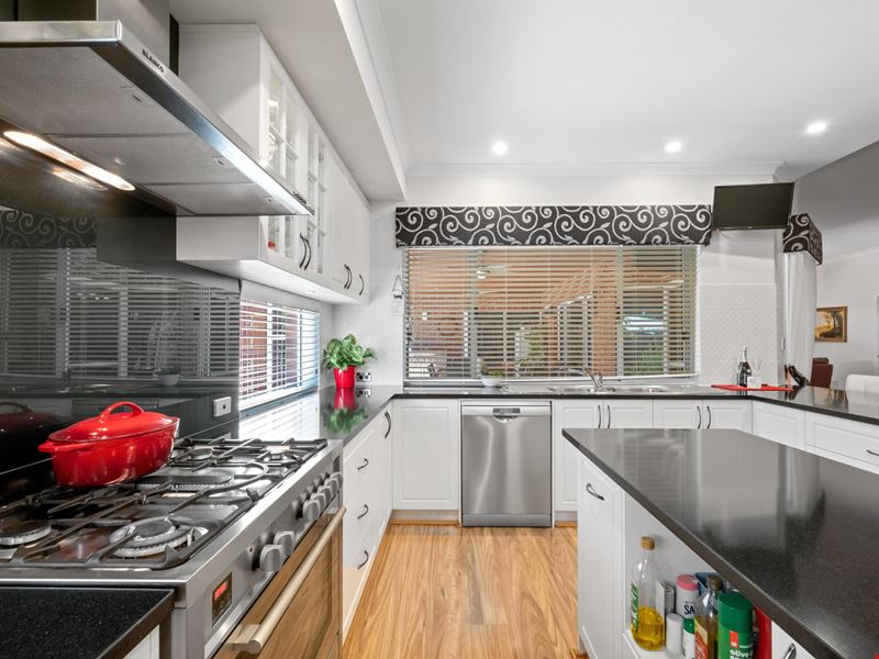 27 Tarlo Bend, Jane Brook WA 6056