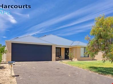 20 Hazelgrove Crescent, Millbridge WA 6232