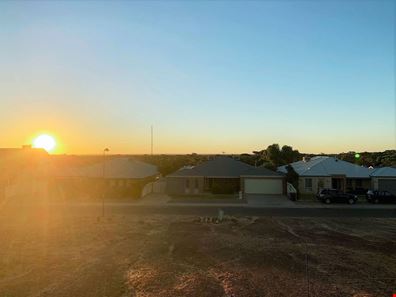 10 Pirring Way, Hannans WA 6430