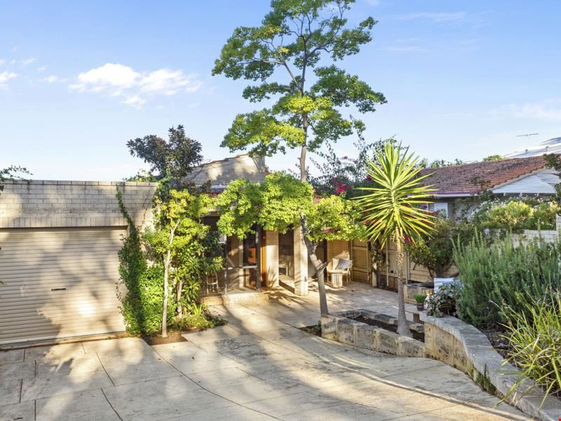2/20 Queenslea Drive, Claremont