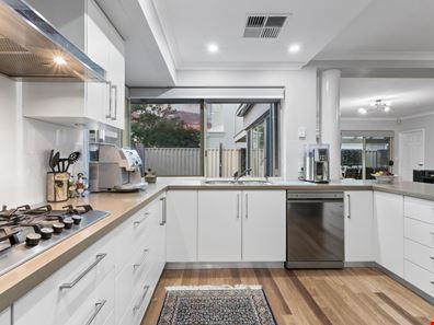18 Fletcher Street, Applecross WA 6153