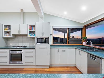 21 Wymond Road, Roleystone WA 6111