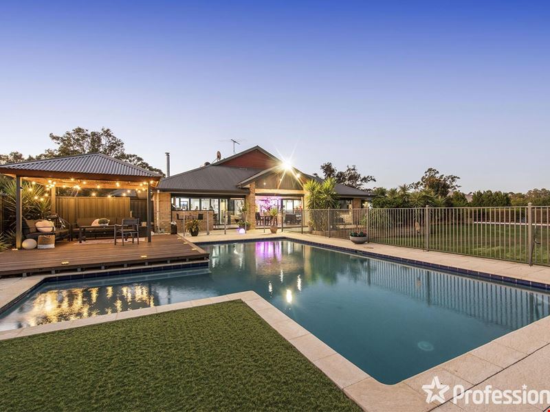 11 Jersey Road, Oakford WA 6121