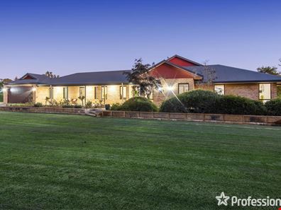 11 Jersey Road, Oakford WA 6121