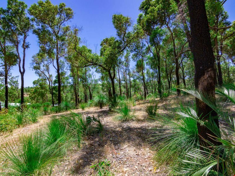 33 Lyons Road, Waroona WA 6215