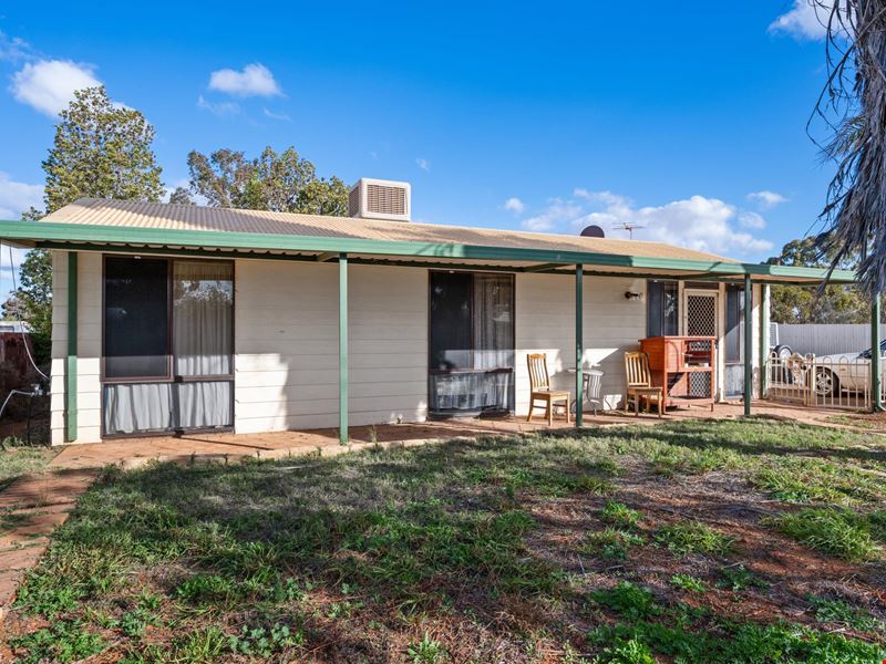 134 Davis Street, Victory Heights WA 6432