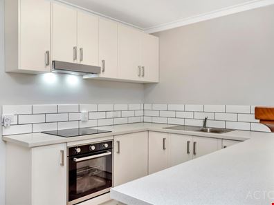 4/10 Stevenson Street, Dudley Park WA 6210