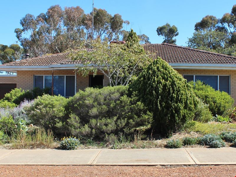 22 & 24 Stacy St, Dowerin