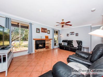 62 Crest View, Lennard Brook WA 6503