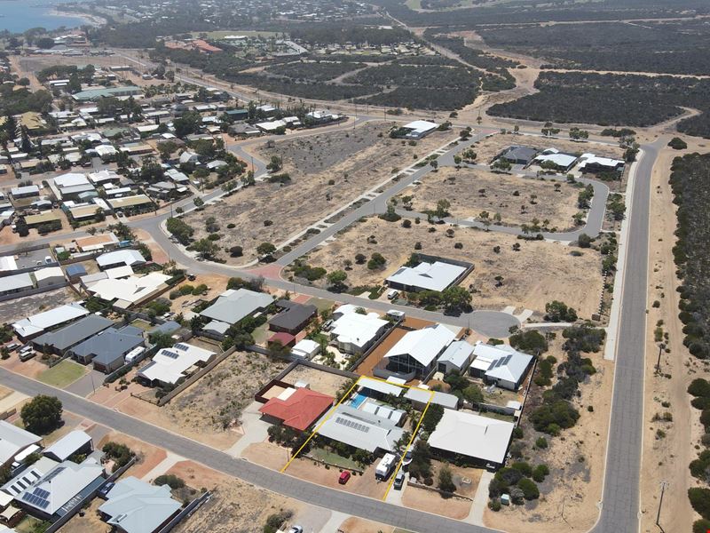 19 Gliddon Ave, Kalbarri WA 6536