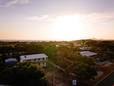 15 Raglan Street, Hopetoun WA 6348