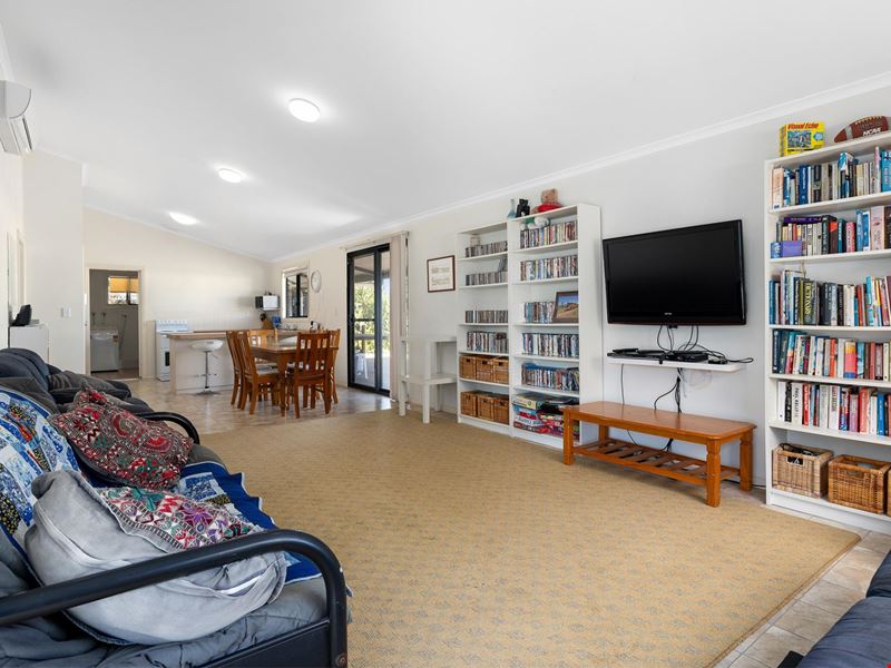 6 HEWBY COURT, Ledge Point WA 6043