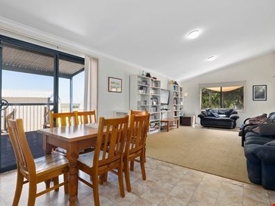 6 HEWBY COURT, Ledge Point WA 6043