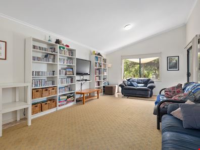 6 HEWBY COURT, Ledge Point WA 6043