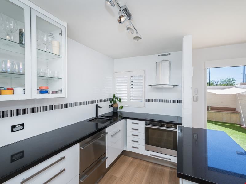 15/373 Canning Highway, Como WA 6152