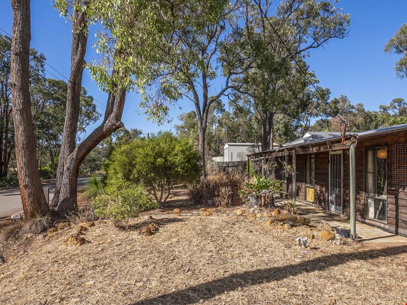 15 Clayden Street, Wooroloo WA 6558