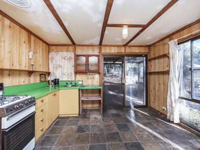 15 Clayden Street, Wooroloo WA 6558