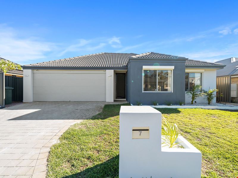 7 Clarendon Circuit, Lakelands WA 6180