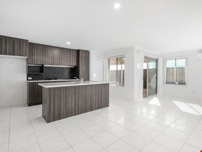 7 Clarendon Circuit, Lakelands WA 6180