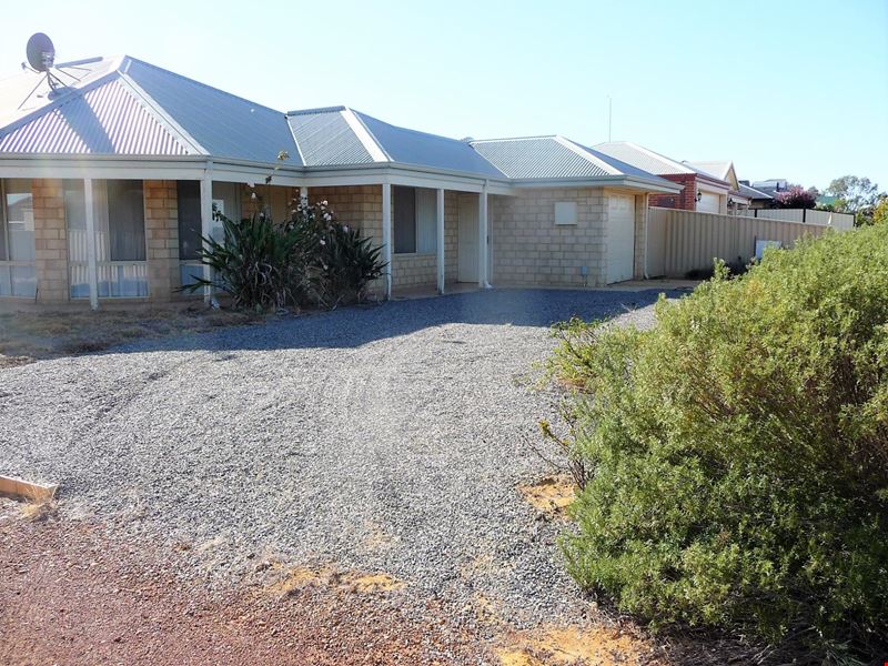 18 REID STREET, Quairading