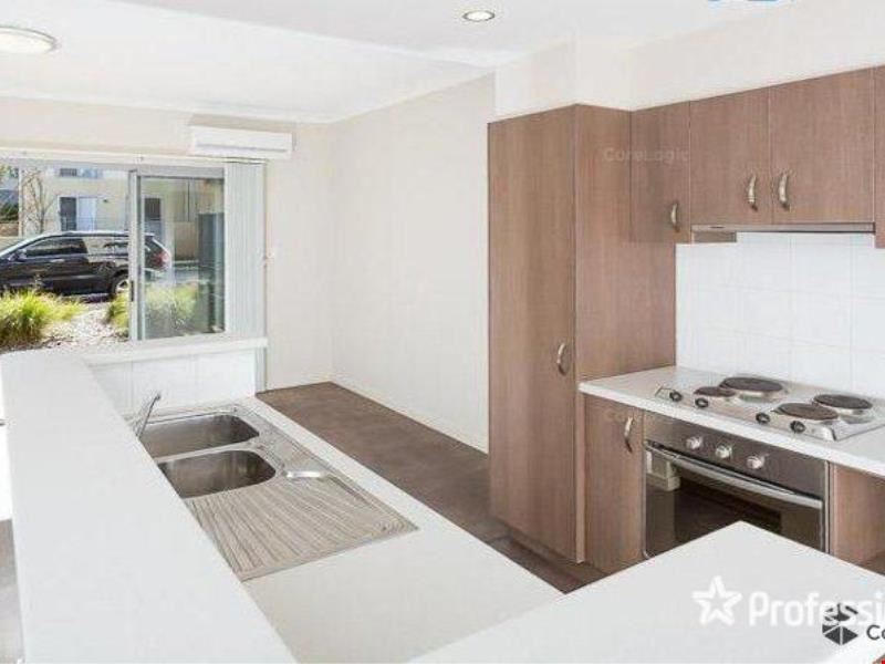 8/6 Ibera Way, Success WA 6164