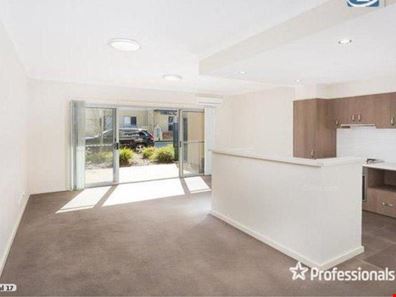 8/6 Ibera Way, Success WA 6164