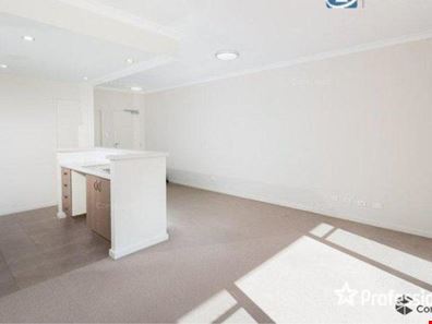 8/6 Ibera Way, Success WA 6164