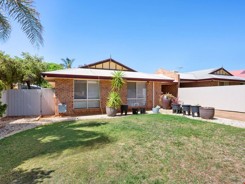 8A Paddington Drive, Hannans WA 6430