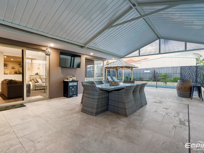 8 Turfan Way, Lake Coogee WA 6166