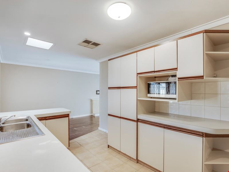 143 Nicholson Road, Lynwood WA 6147