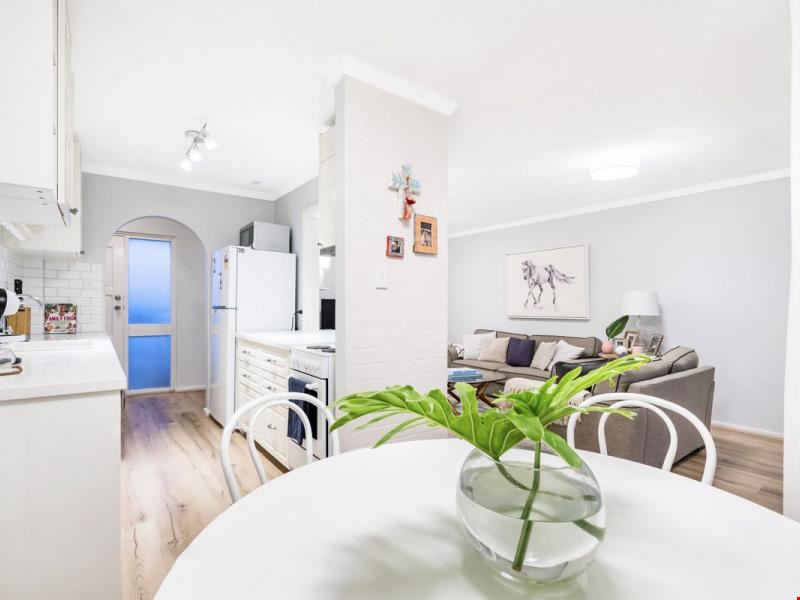 8/23 North Beach Road, North Beach WA 6020