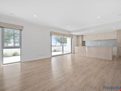7/150 Boardwalk Boulevard, Halls Head WA 6210