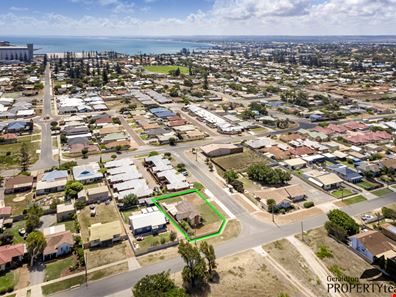 6 Whitfield Place, Beachlands WA 6530